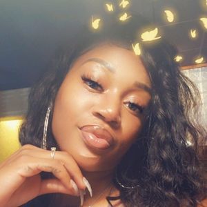 Meet your Posher, Tiarah